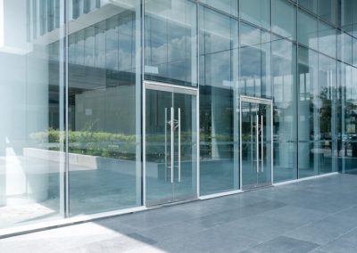 Services de vente, installation et réparation de portes et fenêtres à Montréal, Verdun, Valleyfield, Longueuil, Boucherville, Laval, St-Eustache, Repentigny, Mascouche, Joliette, St-Jérôme, .. commerciale et résidentielle / Porte et Fenêtre Laval